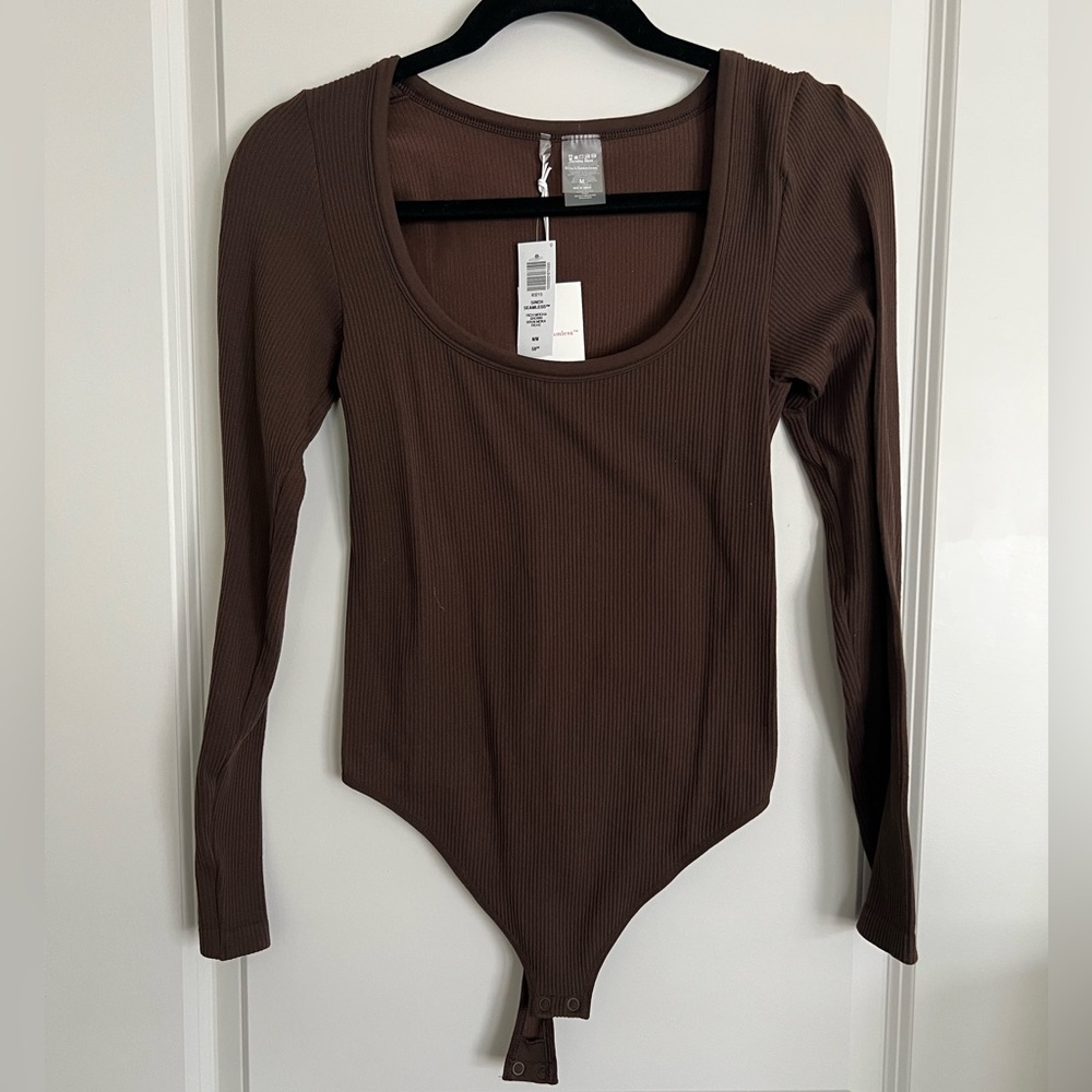 Aritzia Sunday Best Sinch Seamless Ribbed Bodysuit